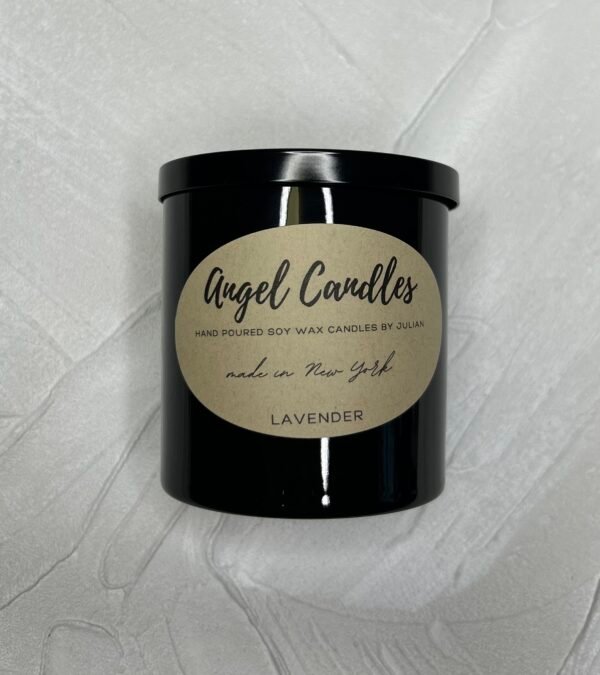 Hand-poured Soy wax candle 8oz ( Lavender Aroma )